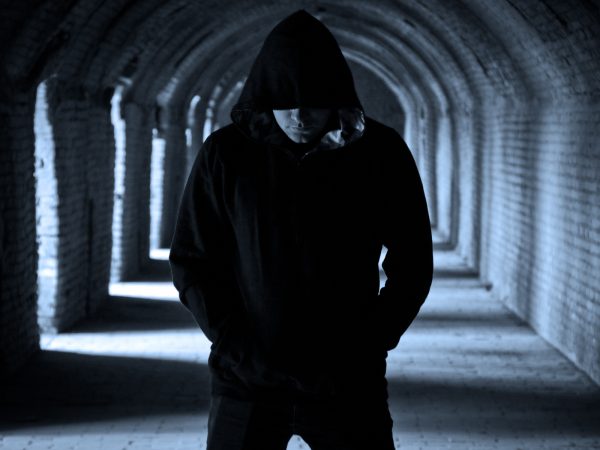 người lạ vào nhà